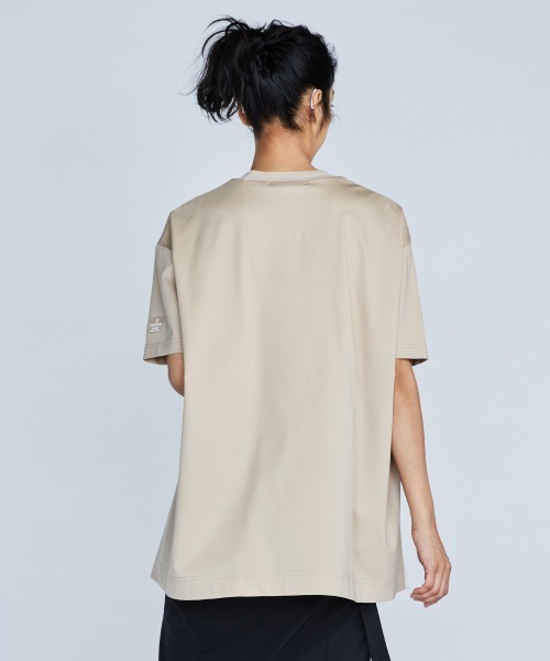 ESSENTIAL(エッセンシャル)の「ハイストレッチトップス(Tシャツ/カットソー・レディース・ブラック/ベージュ/オフホワイト・FREE)」の13枚目の写真
