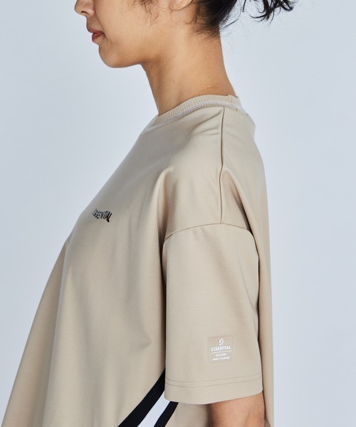 ESSENTIAL(エッセンシャル)の「ハイストレッチトップス(Tシャツ/カットソー・レディース・ブラック/ベージュ/オフホワイト・FREE)」の6枚目の写真