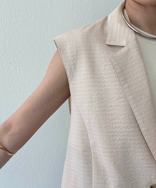 CAPRICIEUX LE'MAGE（カプリシューレマージュ）の「〈WEB限定〉バックオープンベスト（ベスト・レディース・ブラック/ホワイト系その他・FREE）」の6枚目の写真