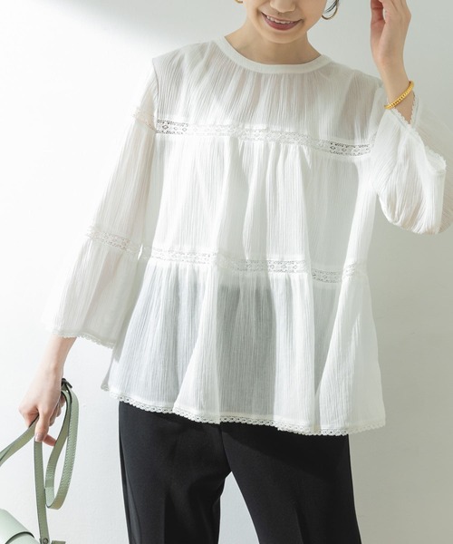 URBAN RESEARCH（アーバンリサーチ）の「前後2WAY楊柳ティアードブラウス（シャツ/ブラウス・レディース・オフホワイト/ブラック・FREE）」の2枚目の写真