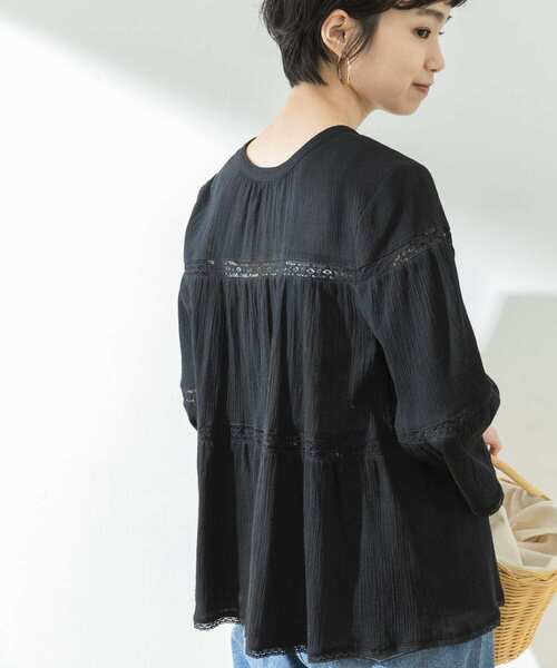URBAN RESEARCH（アーバンリサーチ）の「前後2WAY楊柳ティアードブラウス（シャツ/ブラウス・レディース・オフホワイト/ブラック・FREE）」の7枚目の写真