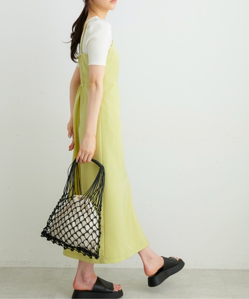 FREE'S MART（フリーズマート）の「フロントスリットキャミワンピース（ワンピース・レディース・ブラック/ベージュ/イエロー・SMALL/MEDIUM）」の13枚目の写真