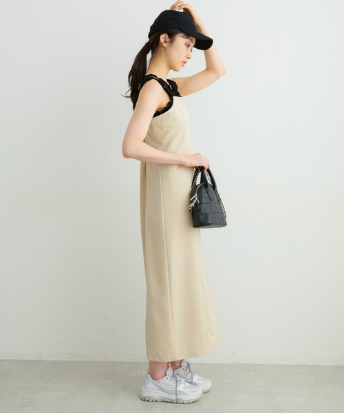 FREE'S MART（フリーズマート）の「フロントスリットキャミワンピース（ワンピース・レディース・ブラック/ベージュ/イエロー・SMALL/MEDIUM）」の16枚目の写真