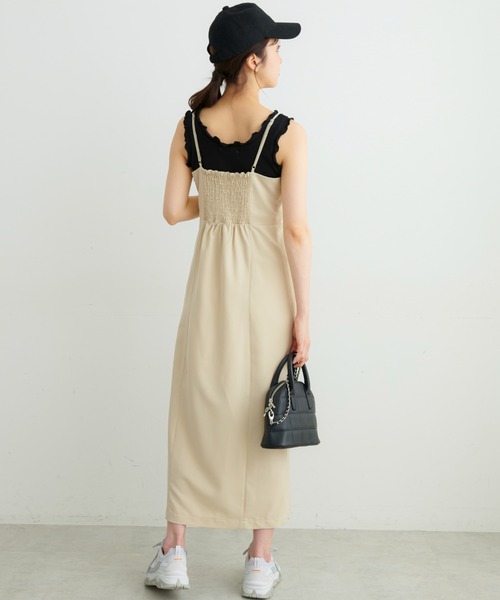 FREE'S MART（フリーズマート）の「フロントスリットキャミワンピース（ワンピース・レディース・ブラック/ベージュ/イエロー・SMALL/MEDIUM）」の17枚目の写真