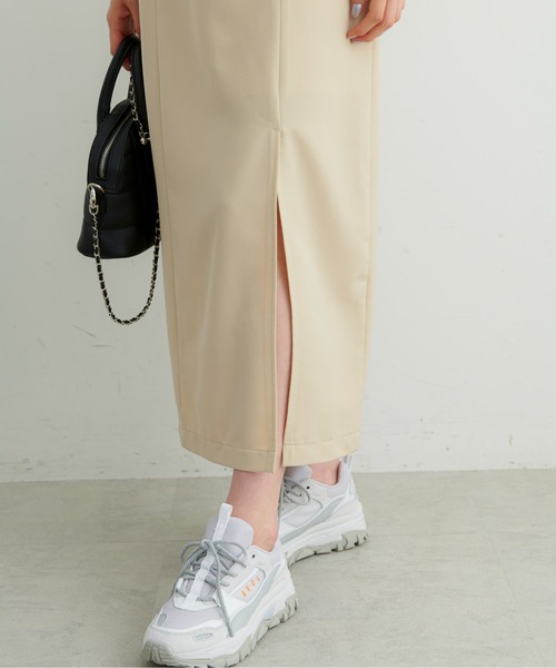 FREE'S MART（フリーズマート）の「フロントスリットキャミワンピース（ワンピース・レディース・ブラック/ベージュ/イエロー・SMALL/MEDIUM）」の19枚目の写真