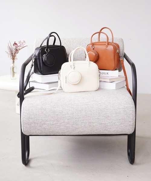 IAMUSE（アイアミューズ）の「スクエアボストンバッグ S0682【IAMUSE】（ショルダーバッグ・レディース・ブラック/アイボリー/ブラウン・FREE）」の4枚目の写真