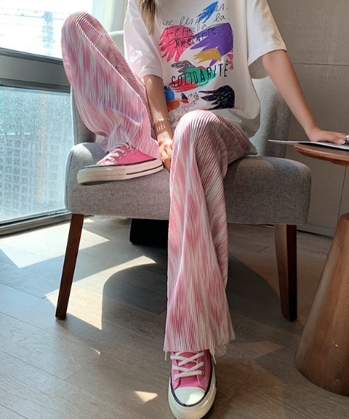 .KOM(ドットコム)の「A'GEM/9 × .kom『.kom/ドットケーオーエム』マルチカラー パターン グラデーション リラックス イージーパンツ(その他パンツ・レディース・A/B/C/D/E・S)」の4枚目の写真