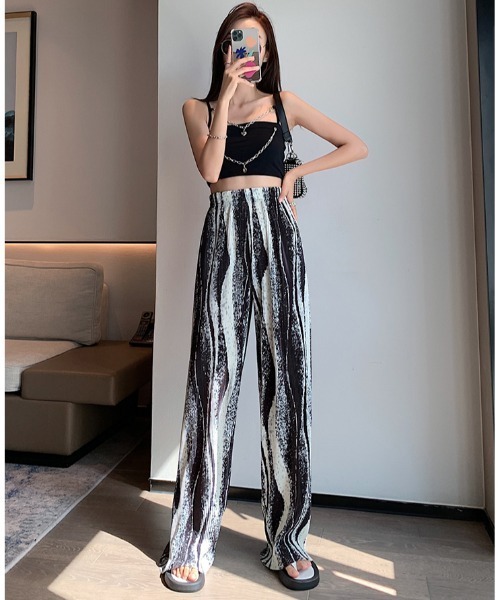 .KOM(ドットコム)の「A'GEM/9 × .kom『.kom/ドットケーオーエム』マルチカラー パターン グラデーション リラックス イージーパンツ(その他パンツ・レディース・A/B/C/D/E・S)」の10枚目の写真