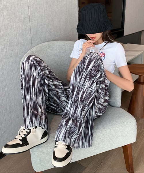 .KOM(ドットコム)の「A'GEM/9 × .kom『.kom/ドットケーオーエム』マルチカラー パターン グラデーション リラックス イージーパンツ(その他パンツ・レディース・A/B/C/D/E・S)」の22枚目の写真