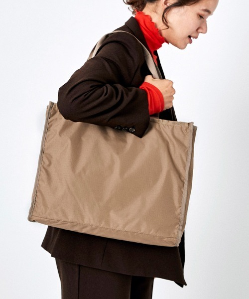LeSportsac（レスポートサック）の「E/W BOOK TOTE プロビンシャル（トートバッグ・レディース・ベージュ・FREE）」の10枚目の写真