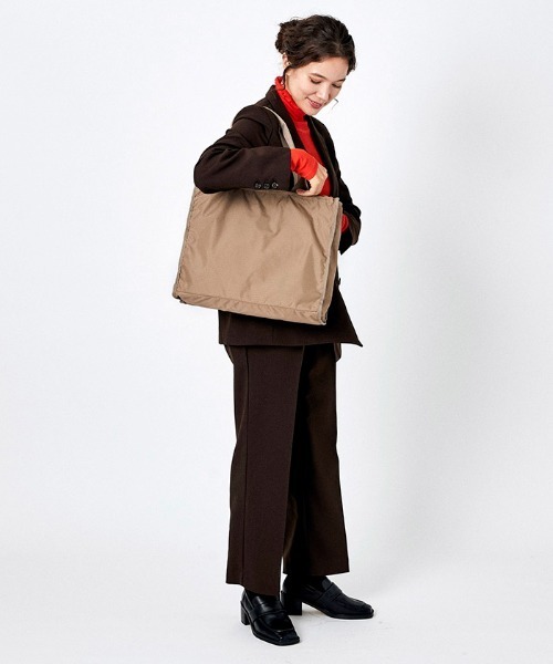 LeSportsac（レスポートサック）の「E/W BOOK TOTE プロビンシャル（トートバッグ・レディース・ベージュ・FREE）」の11枚目の写真