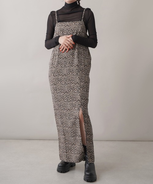 SPINNS（スピンズ）の「レオパード スリット入りキャミワンピース