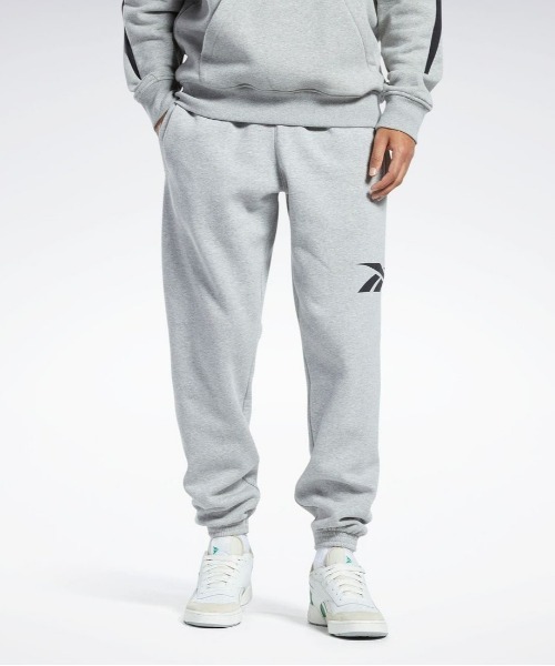 Reebok(リーボック)の「クラシックス ブランド プラウド パンツ / Classics Brand Proud Pants(その他パンツ・メンズ・グリーン/ブラック/ブラック×ホワイト/ヘザーグレー/ネイビー/ホワイト/マルーン・LARGE/SMALL/X-LARGE/MEDIUM/XX-LARGE/XXX-LARGE/X-SMALL)」の4枚目の写真