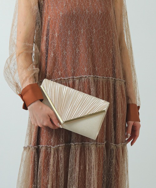 Kana（カナ）の「V字プレート プリーツ 3WAY パーティーバッグ 結婚式 お呼ばれ オケージョン（クラッチバッグ・レディース・ベージュ/シルバー/ブラック・フリー）」の20枚目の写真