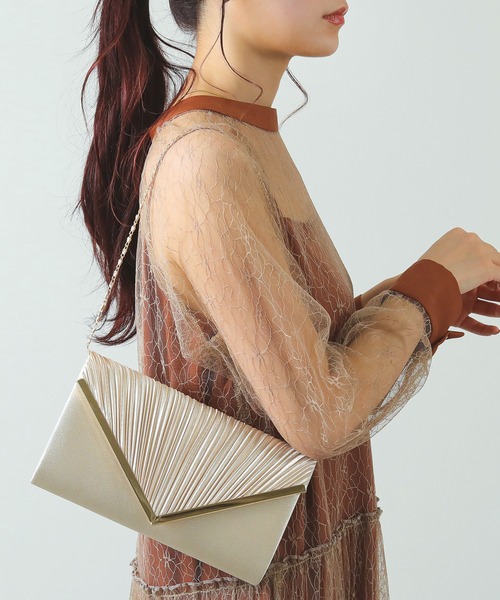 Kana（カナ）の「V字プレート プリーツ 3WAY パーティーバッグ 結婚式 お呼ばれ オケージョン（クラッチバッグ・レディース・ベージュ/シルバー/ブラック・フリー）」の18枚目の写真