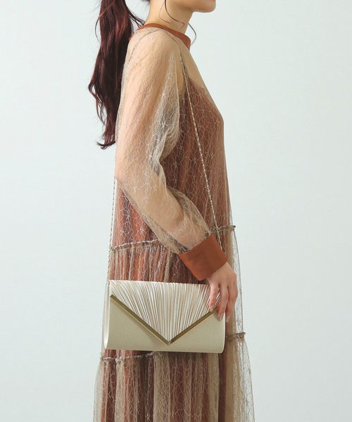 Kana（カナ）の「V字プレート プリーツ 3WAY パーティーバッグ 結婚式 お呼ばれ オケージョン（クラッチバッグ・レディース・ベージュ/シルバー/ブラック・フリー）」の17枚目の写真
