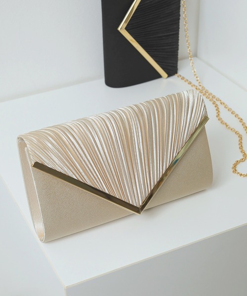 Kana（カナ）の「V字プレート プリーツ 3WAY パーティーバッグ 結婚式 お呼ばれ オケージョン（クラッチバッグ・レディース・ベージュ/シルバー/ブラック・フリー）」の8枚目の写真