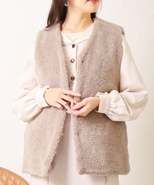 libelle more（リベル モア）の「ボアベスト（ベスト・レディース・ブラック/カーキ/モカ/グレイッシュベージュ・M/L）」の3枚目の写真