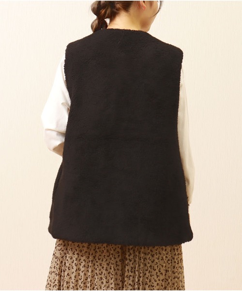 libelle more（リベル モア）の「ボアベスト（ベスト・レディース・ブラック/カーキ/モカ/グレイッシュベージュ・M/L）」の16枚目の写真