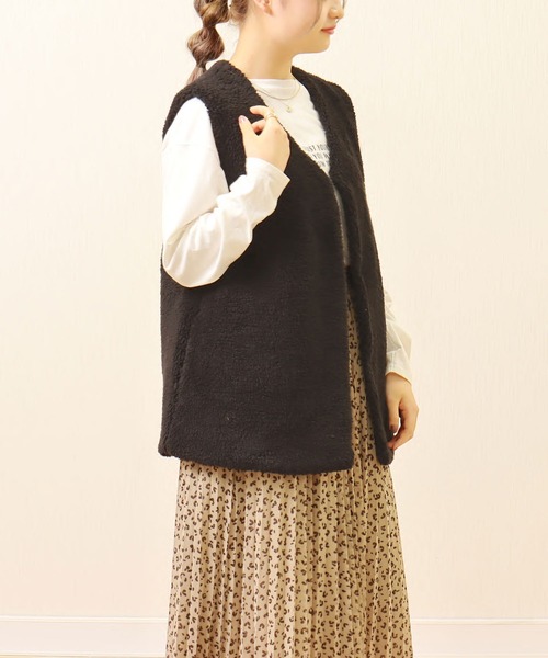 libelle more（リベル モア）の「ボアベスト（ベスト・レディース・ブラック/カーキ/モカ/グレイッシュベージュ・M/L）」の14枚目の写真