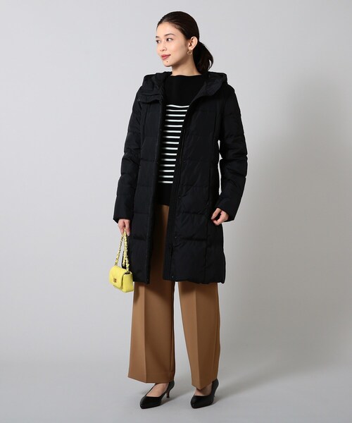 UNTITLED(アンタイトル)の「◆【定番ダウンをリニューアル!】ロングダウンコート<撥水加工/サスティナブルな素材>(ダウンジャケット/コート・レディース・ブラック/サンドベージュ・00/01/02/03/04/42/44/46/48/50)」の18枚目の写真