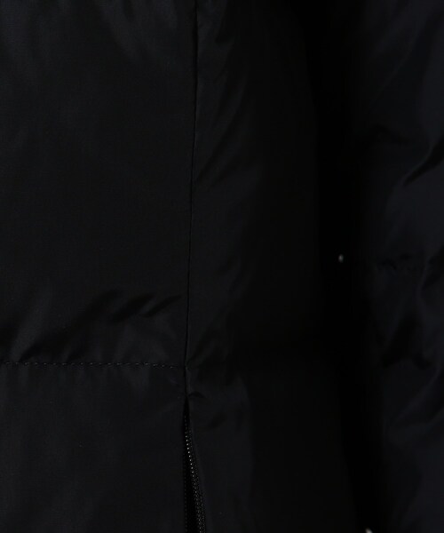 UNTITLED(アンタイトル)の「◆【定番ダウンをリニューアル!】ロングダウンコート<撥水加工/サスティナブルな素材>(ダウンジャケット/コート・レディース・ブラック/サンドベージュ・00/01/02/03/04/42/44/46/48/50)」の21枚目の写真