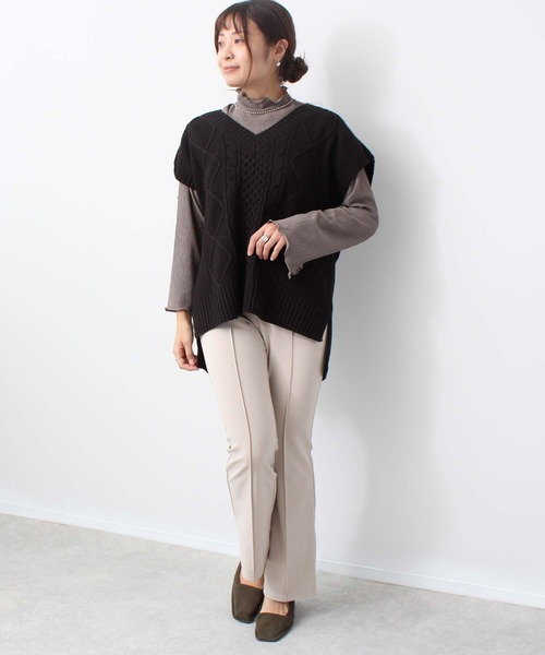 toucher du brise（トゥシェドブリーズ）の「柄編み Vネック ニットベスト（ベスト・レディース・ベージュ/オレンジ/ブラック/ブルー・M）」の7枚目の写真