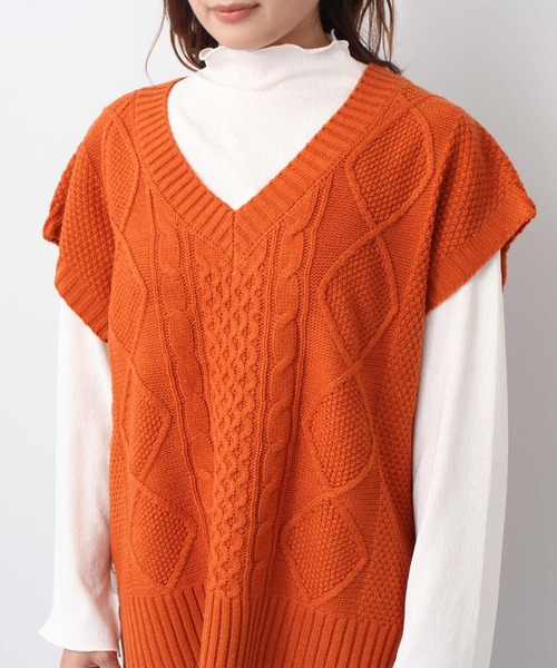 toucher du brise（トゥシェドブリーズ）の「柄編み Vネック ニットベスト（ベスト・レディース・ベージュ/オレンジ/ブラック/ブルー・M）」の15枚目の写真