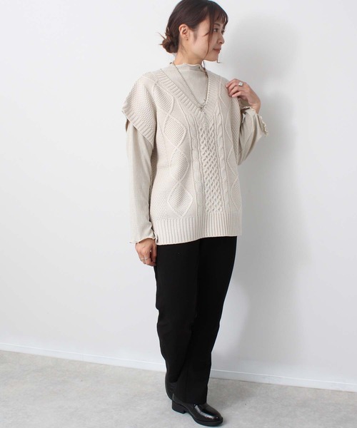 toucher du brise（トゥシェドブリーズ）の「柄編み Vネック ニットベスト（ベスト・レディース・ベージュ/オレンジ/ブラック/ブルー・M）」の9枚目の写真