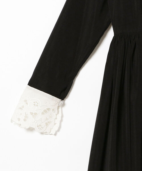 Ray BEAMS(レイビームス)の「sister jane / Pleated Maxi Dress(ワンピース・レディース・ブラック・SMALL)」の4枚目の写真