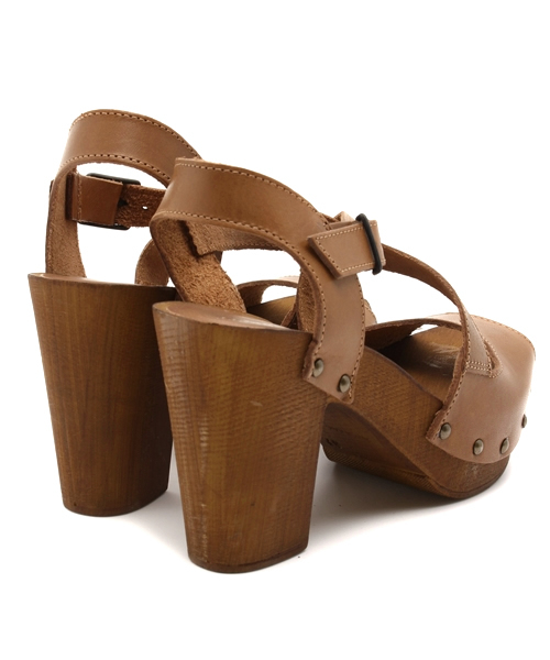 Kastane（カスタネ）の「【Kastane】クロスストラップレザーサンダル　made in italy（サンダル・レディース・ブラック/キャメル・35/39/37/38/36）」の6枚目の写真