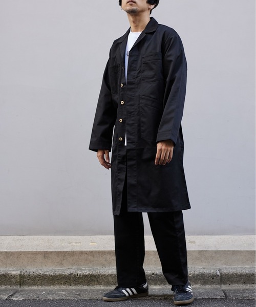 UNIVERSAL OVERALL（ユニバーサルオーバーオール）の「ショップコート 【SHOP COAT】（ステンカラーコート・メンズ・グレー/チャコールグレー/ブラック/カーキ/アイボリー/ベージュ系その他2/ネイビー/グリーン系その他/モカ・XS/S/M/L）」の3枚目の写真