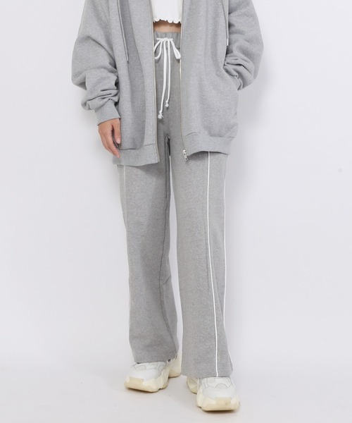 PUNYUS(プニュズ)の「パイピングスウェットパンツ(スウェットパンツ・レディース・グリーン/グレー/ブラック・1/2/3/4)」の3枚目の写真