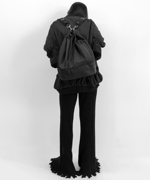 LVEU.(ラブユ.)の「【LVEU.】2way巾着リュックサック / バッグ 鞄 BAG リュック リュックサック バックパック 巾着 ショルダー メッセンジャー ワンショルダー 2way ブラック ZOZOTOWN限定(バックパック/リュック・レディース・ブラック・FREE)」の20枚目の写真