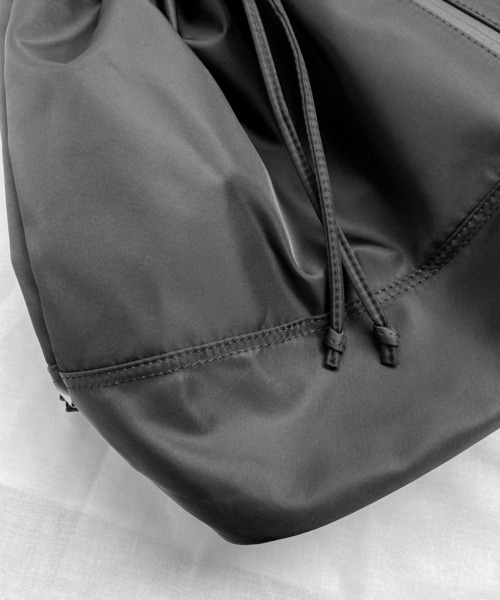 LVEU.(ラブユ.)の「【LVEU.】2way巾着リュックサック / バッグ 鞄 BAG リュック リュックサック バックパック 巾着 ショルダー メッセンジャー ワンショルダー 2way ブラック ZOZOTOWN限定(バックパック/リュック・レディース・ブラック・FREE)」の17枚目の写真