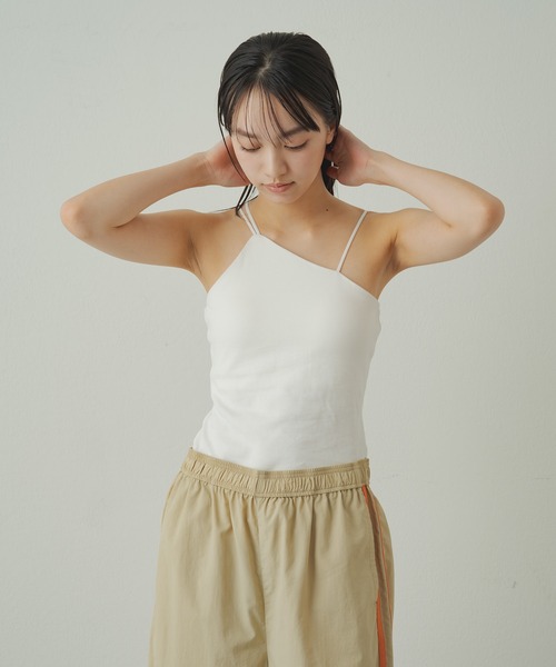 earthy（アーシー）の「earthy_ワンショル3ストラップキャミソール（キャミソール・レディース・オフホワイト/ホワイト/ブラック・S）」の5枚目の写真