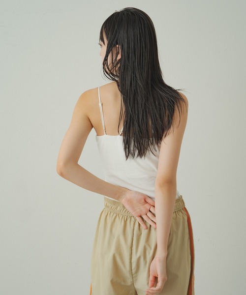 earthy（アーシー）の「earthy_ワンショル3ストラップキャミソール（キャミソール・レディース・オフホワイト/ホワイト/ブラック・S）」の6枚目の写真