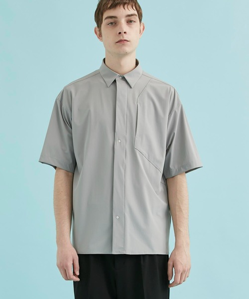 CITY TOKYO（シティトウキョウ）の「撥水スーパーストレッチハイゲージナイロンシャツ（シャツ/ブラウス・メンズ・グレー/ブラック・1/2）」の2枚目の写真