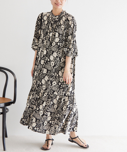 JOURNAL STANDARD relume（ジャーナルスタンダード　レリューム）の「《追加》レトロフラワープリントボウタイギャザーワンピース（ワンピース・レディース・ブラック/グリーン・FREE）」の6枚目の写真