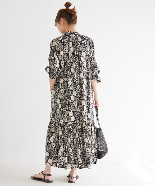 JOURNAL STANDARD relume（ジャーナルスタンダード　レリューム）の「《追加》レトロフラワープリントボウタイギャザーワンピース（ワンピース・レディース・ブラック/グリーン・FREE）」の18枚目の写真