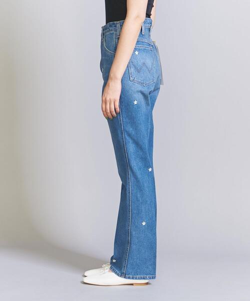 Wrangler（ラングラー）の「【別注】＜Wrangler＞エンブロイダリー フレアデニムパンツ（デニムパンツ・レディース・ライトブルー・M/S）」の4枚目の写真