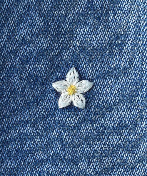 Wrangler（ラングラー）の「【別注】＜Wrangler＞エンブロイダリー フレアデニムパンツ（デニムパンツ・レディース・ライトブルー・M/S）」の20枚目の写真