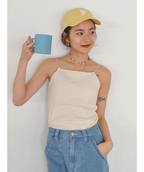 Ungrid(アングリッド)の「パット付きスクエアキャミソール(キャミソール・レディース・ブラック/ベージュ/アイボリー・FREE)」の9枚目の写真