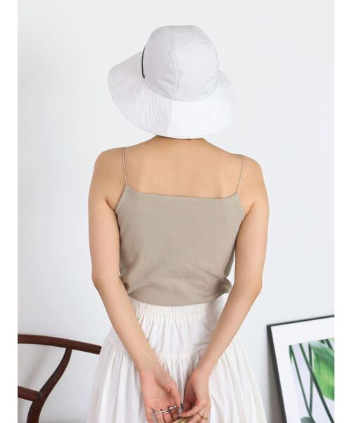 Ungrid(アングリッド)の「パット付きスクエアキャミソール(キャミソール・レディース・ブラック/ベージュ/アイボリー・FREE)」の14枚目の写真