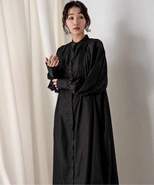 MILLION CARATS(ミリオンカラッツ)の「ナチュラルな女性らしさを導くケープドッキングワンピース(ワンピース・レディース・ブラック/サックスブルー/オフホワイト・FREE)」の20枚目の写真