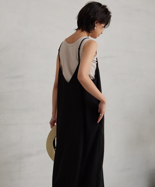 for/c(フォーシー)の「ジョーゼットキャミワンピース【サスティナブル】(ワンピース・レディース・ネイビー/ホワイト/ベージュ/ブラック/グレイッシュブルー・S/M/L/LL)」の8枚目の写真