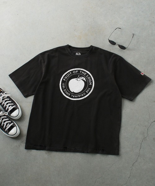 FRUIT OF THE LOOM(フルーツオブザルーム)の「【FRUIT OF THE LOOM】BLACK PRINT S/S TEE/フロントデザインTシャツ(Tシャツ/カットソー・メンズ・C/A/B・M/L/XL)」の2枚目の写真