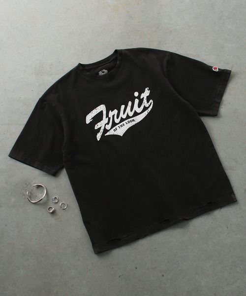 FRUIT OF THE LOOM(フルーツオブザルーム)の「【FRUIT OF THE LOOM】BLACK PRINT S/S TEE/フロントデザインTシャツ(Tシャツ/カットソー・メンズ・C/A/B・M/L/XL)」の1枚目の写真