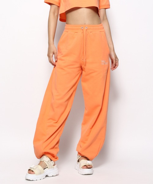 FOREVER 21(フォーエバー トゥエンティーワン)の「Wear No Filter パラシュートパンツ(スウェットパンツ・レディース・オレンジ/ブルー/ピンク/ブラック・SMALL/MEDIUM)」の1枚目の写真