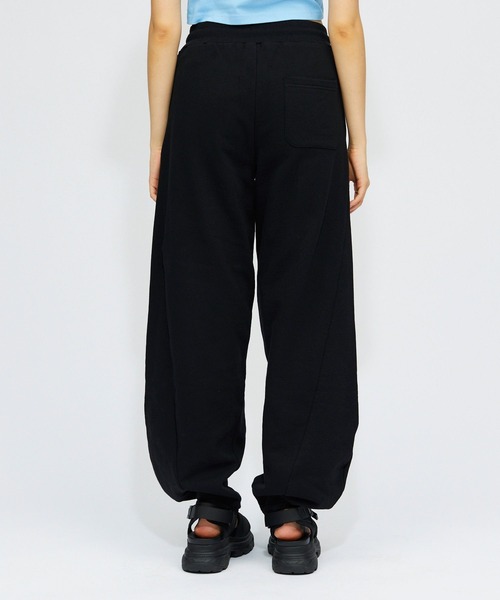 FOREVER 21(フォーエバー トゥエンティーワン)の「Wear No Filter パラシュートパンツ(スウェットパンツ・レディース・オレンジ/ブルー/ピンク/ブラック・SMALL/MEDIUM)」の18枚目の写真